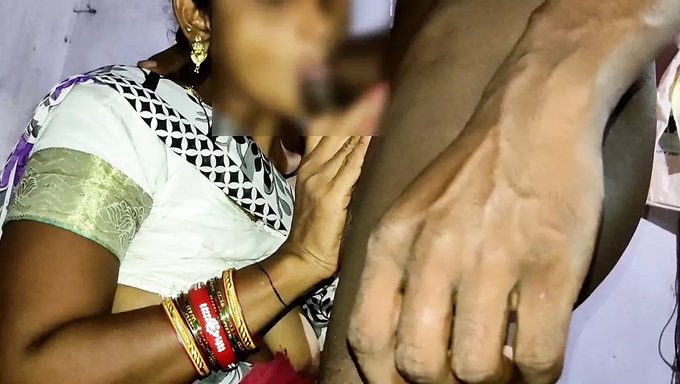 Un Couple Indien Explore La Bisexualité Dans Une Vidéo De Caméra Cachée