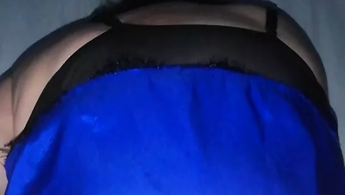 Brune Mature Soumise Et Analisée Par Un Jeune Homme