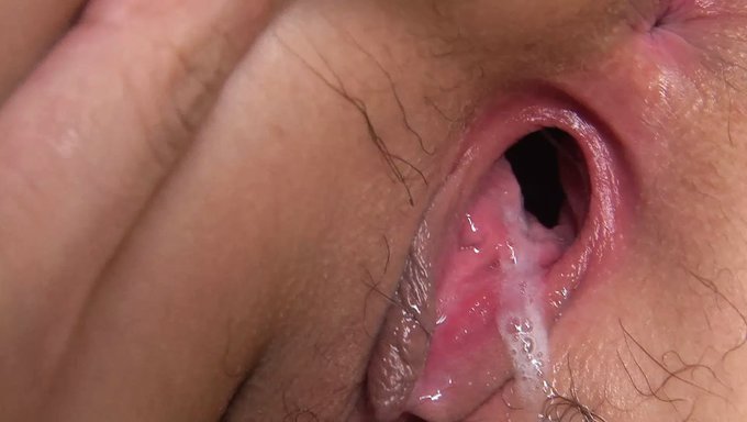 Le Cul Asiatique D'Aiko Endo Se Fait Lécher Et Doigter Avant Une Éjaculation Interne