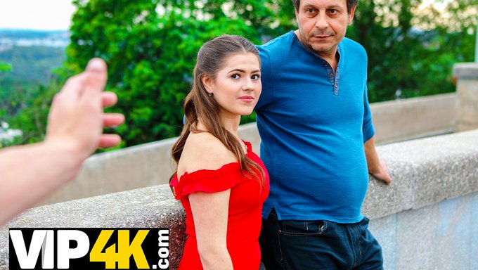 Un Couple Européen Profite De Sexe Anal Avec Un Étranger