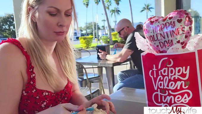 Une Expérience De Hotwife Avec Un Inconnu Au Hasard Et Une Finition Creampie.