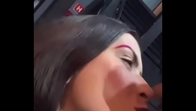 Mc Pipokinha Et Rita Sont Des Performeurs Érotiques Avec Gioia Biel.