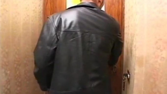 Milf Chaude Prend Deux Grosses Bites En Double Pénétration