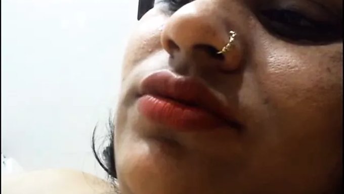 Tante Indienne Mature Devient Coquine Dans Une Vidéo De Conversation Sale