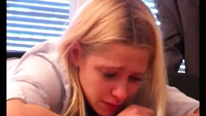 Regardez-La Gérer La Douleur Avec Facilité Dans Cette Vidéo Bdsm Intense
