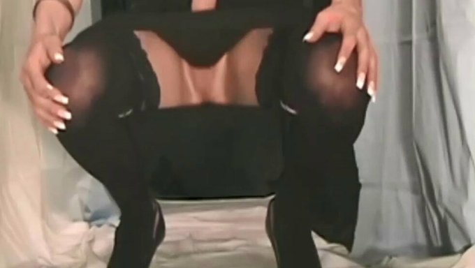 Compilation Rétro De Scènes De Masturbation Américaines