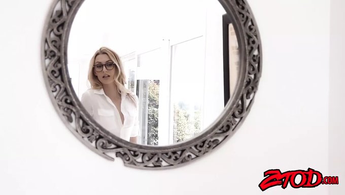 Alexa Grace, Une Superbe Écolière Blonde, Expérimente Une Pénétration Profonde
