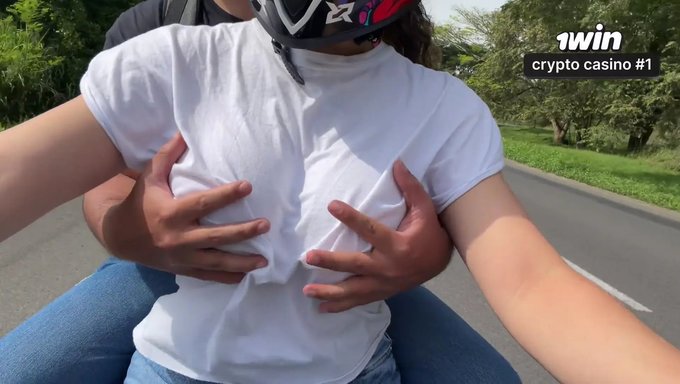 Un Beau-Père Récupère Sa Fille Après La Fac Et Balance Des Saloperies.