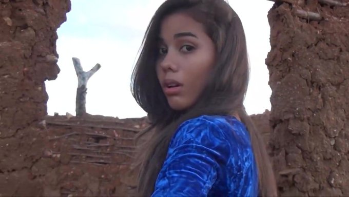 Leila Severine Et Larissa Malgahaes Dans Une Vidéo Chaude