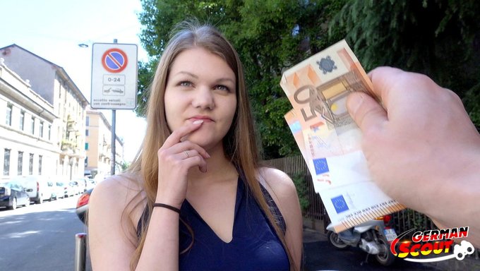 Un Casting Allemand Découvre La Première Expérience Anale D'Une Étudiante