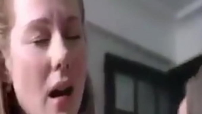 La Belle-Mère Milf Ultra Chaude A Chauffé Son Beau-Fils Pour Qu’il La Baise Dans Une Session Bien Chaude.