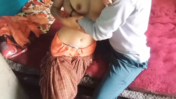 La Chatte De La Femme Desi Se Fait Baiser Par Une Grosse Bite