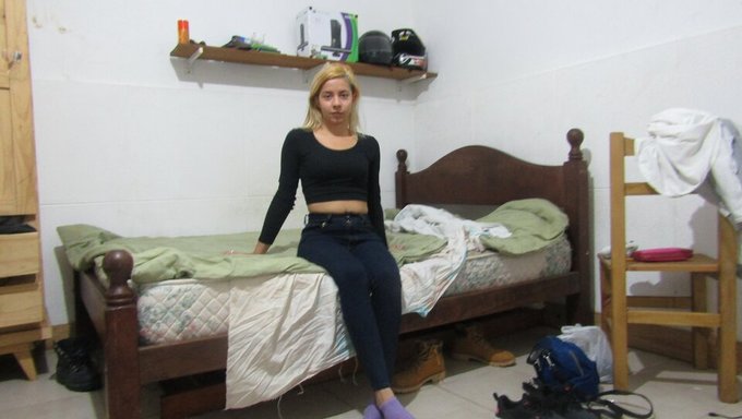 De Belles Sœurs Explorent Leur Sexualité Dans Une Vidéo Taboue