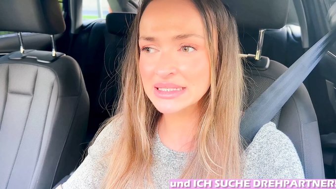 Etudiante Coquine Dans Sa Voiture Pour Une Rencontre Publique