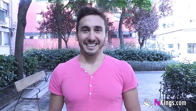 Une Amatrice Espagnole Dans Un Quatuor À Gros Seins