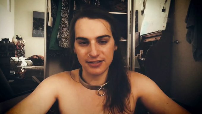 Esclave À Sperme Jamietheslut Menottée Et Bâillonne La Bite De Tammy Cheeks