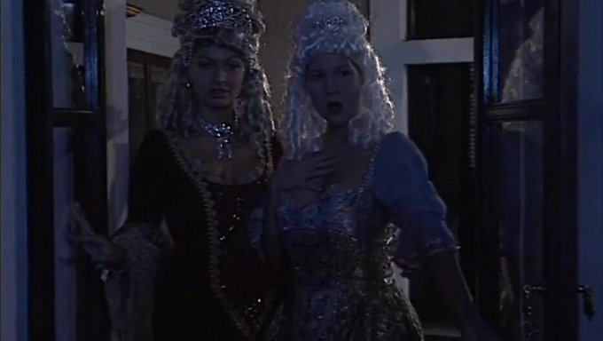 La Première Rencontre De Lea Martini Avec Lady Gamiani