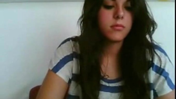 Superbe Femme Affiche Ses Compétences En Webcam