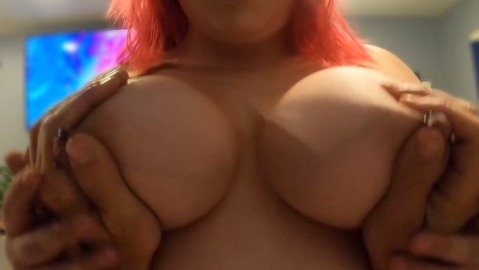 Gros Plan Sur La Belle À Gros Cul Krislynn En Train De Chevaucher Une Bite