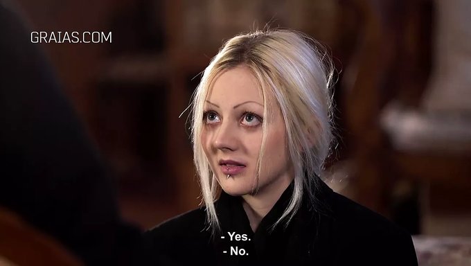 Une Esclave Blonde Obéit Aux Ordres De Son Maître Dans Une Vidéo Bdsm