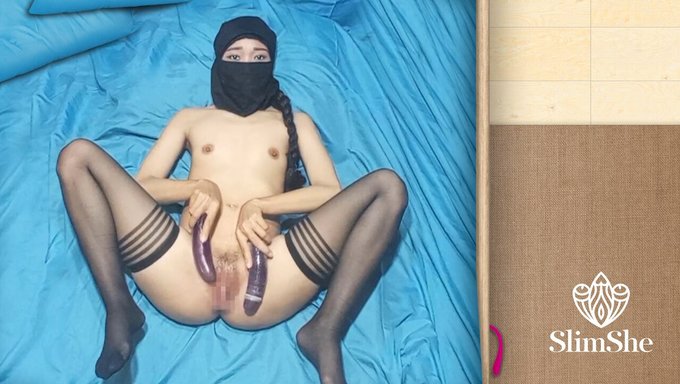 Un Couple Arabe Profite De Jeux Anaux Avec Des Jouets Et Des Doigts
