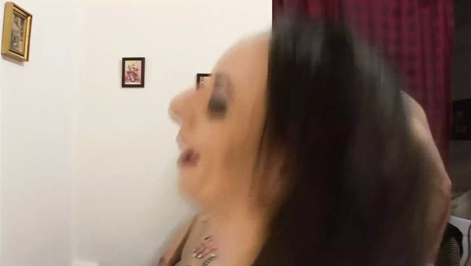 Des Allemandes S'Engagent Dans Une Session De Sexe De Groupe Sauvage Avec Deux Grosses Bites