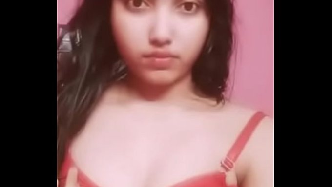 Une Meuf Bangalie Prouve Qu’elle Sait Chevaucher Comme Une Vraie Pro.