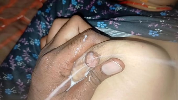 Gros Délire Nichons Complets Avec Une Bhabhi À Gros Seins.