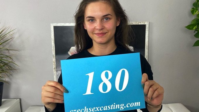 Les Filles Potelées Prennent De Grosses Bites Et Aiment Chaque Minute