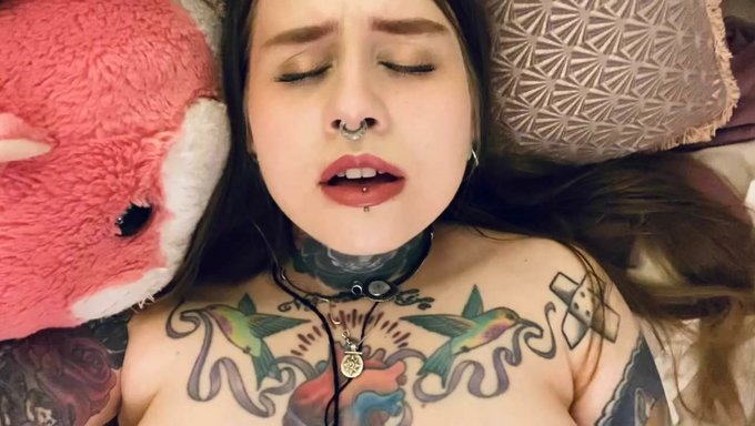 Le Gros Cul Et La Douce Chatte D'Une Étudiante Allemande Se Font Défoncer
