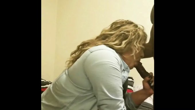Belle Grosse Femme Suce Une Grosse Bite Noire Dans Une Vidéo Interraciale Faite Maison