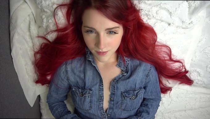 Beauté Rousse Dans Une Session De Masturbation Solo