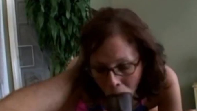 Une Milf Cougar Profite D'Une Grosse Bite Noire Dans Une Vidéo Interraciale