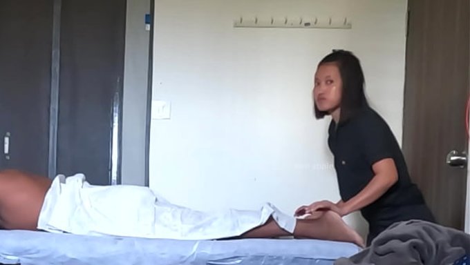 Massages, Happy Endings Et Caméras Cachées Vont De Pair