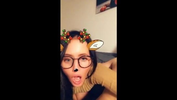 Regardez Bambi Pratiquer Une Fellation Sensuelle