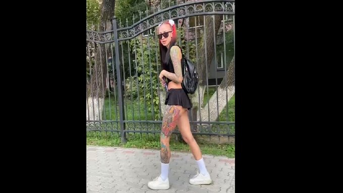 Une Étudiante En Webcam Se Fait Remplir De Sperme Par Son Tuteur Après Les Cours