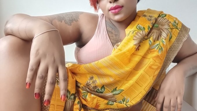 La Branlette D'Une Milf Se Transforme En Session Chaude