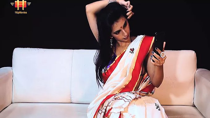 Jeune Indienne Atteint L'Orgasme Avec Un Doigtage Sensuel