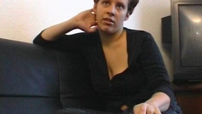Gestaendniss, Une Adolescente Allemande Au Gros Cul, Profite D'Une Baise Hardcore