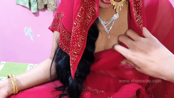 Gorge Profonde Et Sexe Hardcore Avec Une Soubrette Indienne