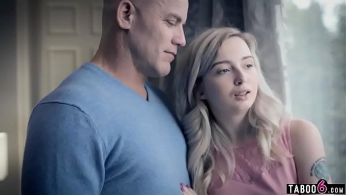 Un Beau-Père Donne Une Leçon Bien Virile À Sa Belle-Fille.
