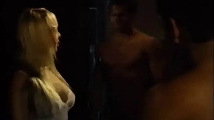 Célébrités Vintage Dans Une Vidéo Porno Vintage Classique